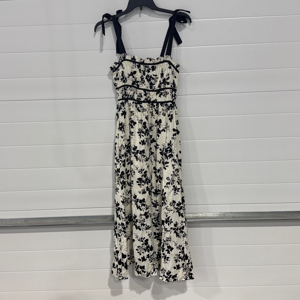 En Saison Black and Cream Floral Dress
